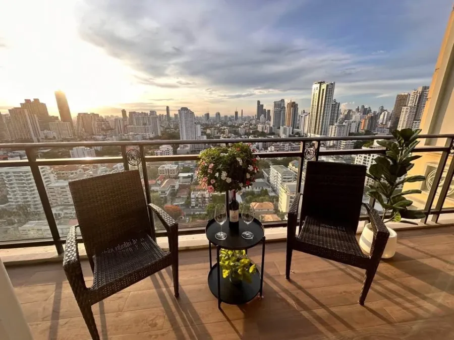 ให้เช่า Royce Private Residences ห้องกว้างขวางผสมผสานกับเฟอร์นิเจอร์ระดับไฮเอนด์ เพื่อสร้างประสบการณ์การใช้ชีวิตที่สะดวกสบายและมีสไตล์
