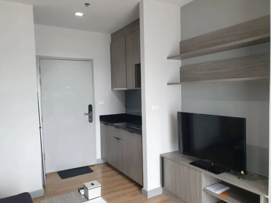 For rent: Chapter One Midtown Lat Phrao 24, decorated in a cool loft style with full furniture, ready to move in.