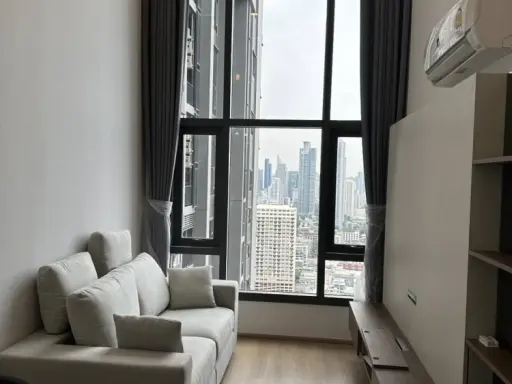 Condo for rent Life-Asok Rama 4, 33rd floor, high view, comes with a very worthwhile usable area. You should not wait.