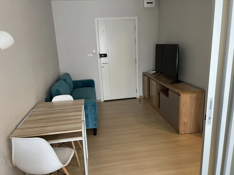 Beautiful room, fully furnished, pool view, clean room, for rent Plum Condo Rangsit Alive Phase 1 This room is complete, you should not miss it.