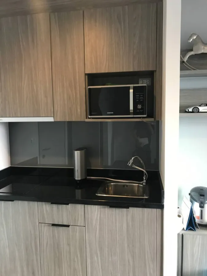 For rent Chapter One Midtown Ladprao 24 floor 33 corner room with furniture and electrical appliances Book now