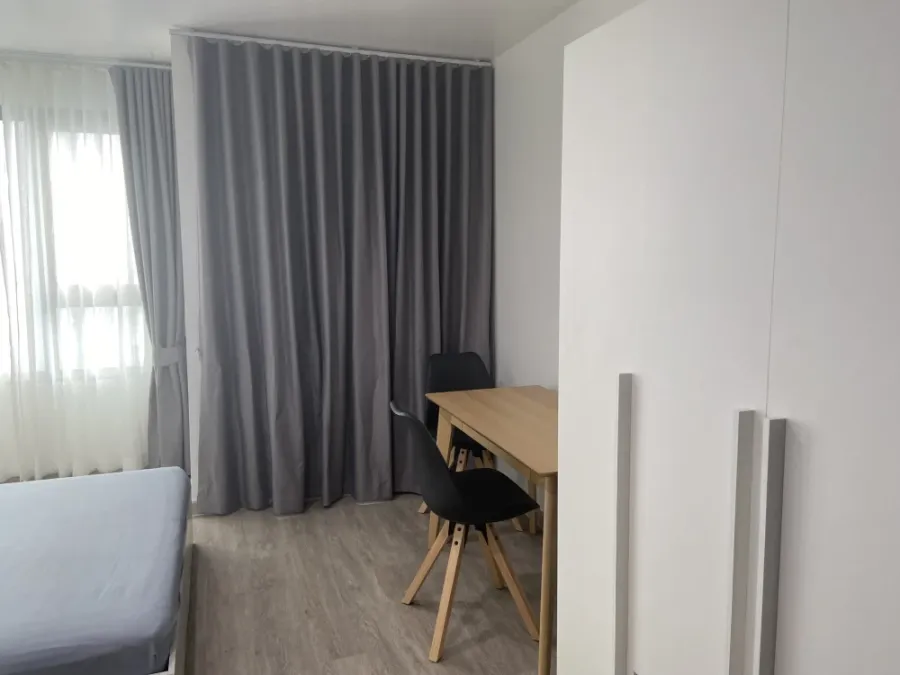 For rent: Life Ladprao, a nice room with complete furniture and electrical appliances. Don't miss out on this great deal.