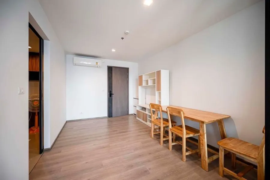 Condo for rent, The Line Phahonyothin Park, spacious room. Lots of usable space Great price, hurry up and reserve.