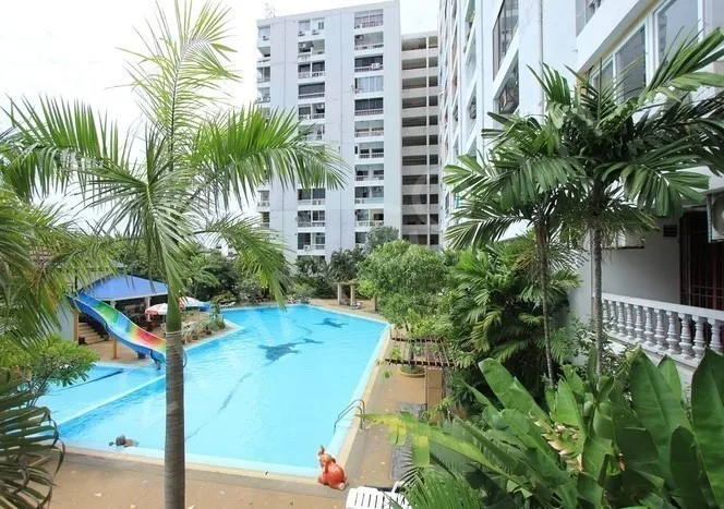 Selling a 9-karat bungalow on the 12th floor with a 360-degree view of central Pattaya. Book now before it's gone!