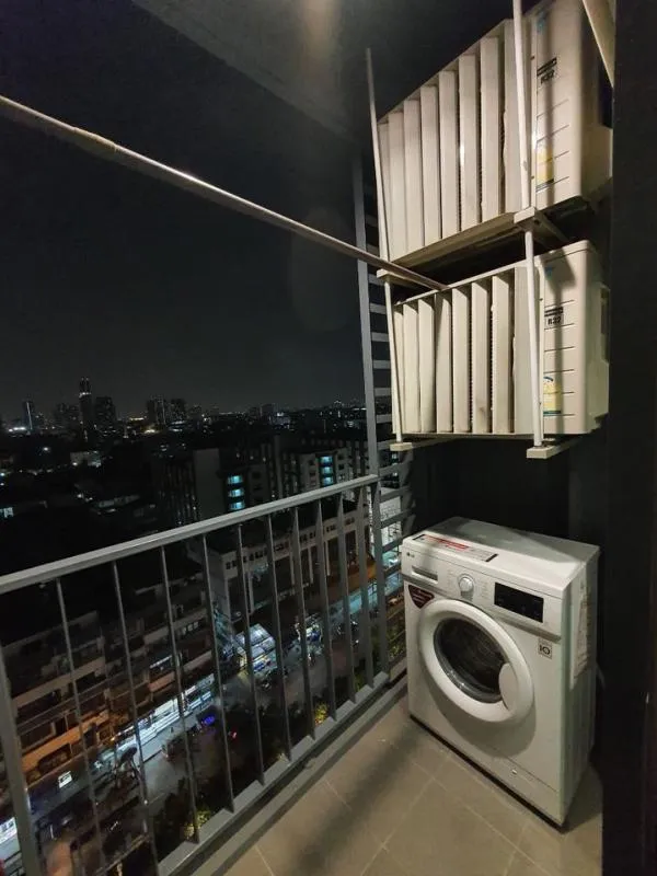 Urgent for rent !! Ideo Sukhumvit 93 Pool View Condo Fully furnished, golden location, near BTS Bang Chak, do not miss !!