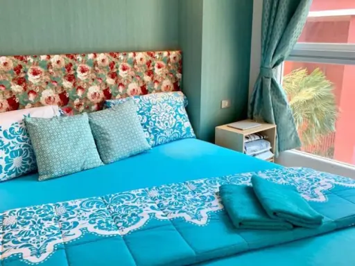 ขาย Grande Caribbean Resort Pattaya ห้องน่าอยู่ ตกแต่งคุมโทน เฟอร์ครบครัน เห็นวิวสระ จองเลย