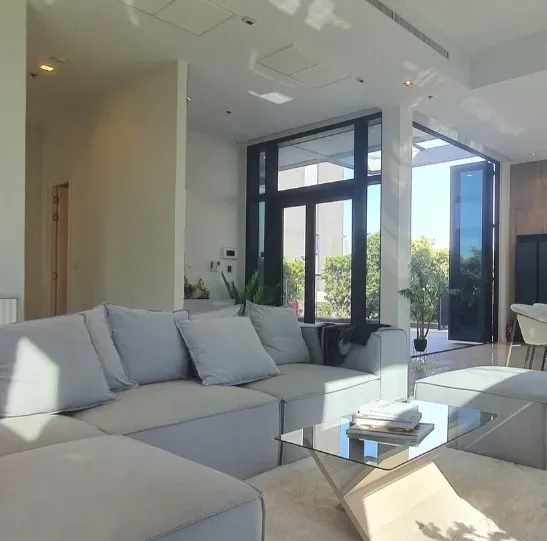 For rent: Circle 2 Living Prototype, 5th floor, fully furnished, ready to move in. Book now, don't miss out!