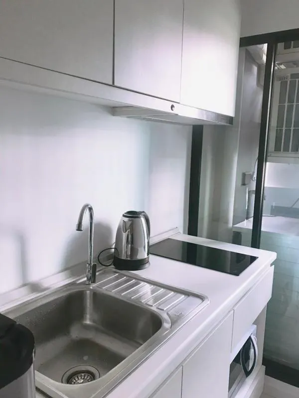 Urgent for rent !! Id Condo Pause, convenient transportation, near the expressway, near BTS Bearing. Hurry !!