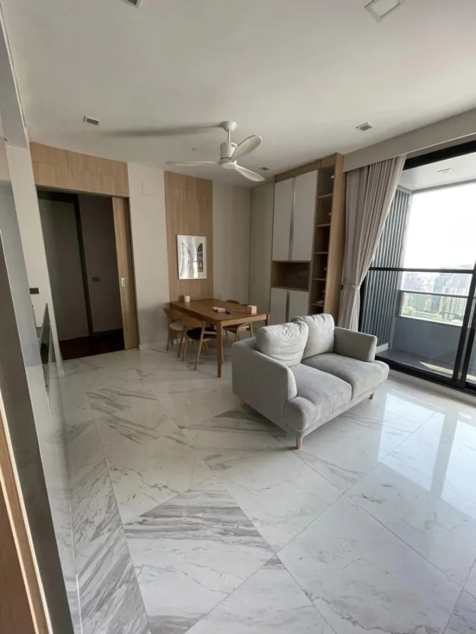 For sale rent Condo M Silom ห้องกว้างขวาง built in อย่างดี มีอ่างอาบน้ำ บอกเลยว่าห้ามพลาด