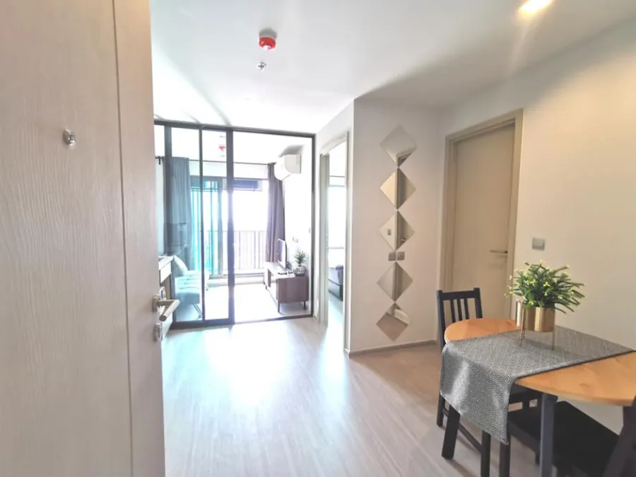For rent Life Ladprao, high floor, open view, large bed Plus an adjustable sofa Well, like this, you have to make a reservation.