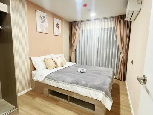 For rent: Atmoz Flow Minburi, beautifully decorated room, nice to live in, divided into sections, stunning swimming pool view, hurry and reserve now.