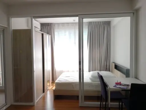 ขาย i-biza Condominium RCA ชั้น 12 ห้องกั้นเป็นสัดส่วน เฟอร์ครบ จบที่เดียว จองเลย