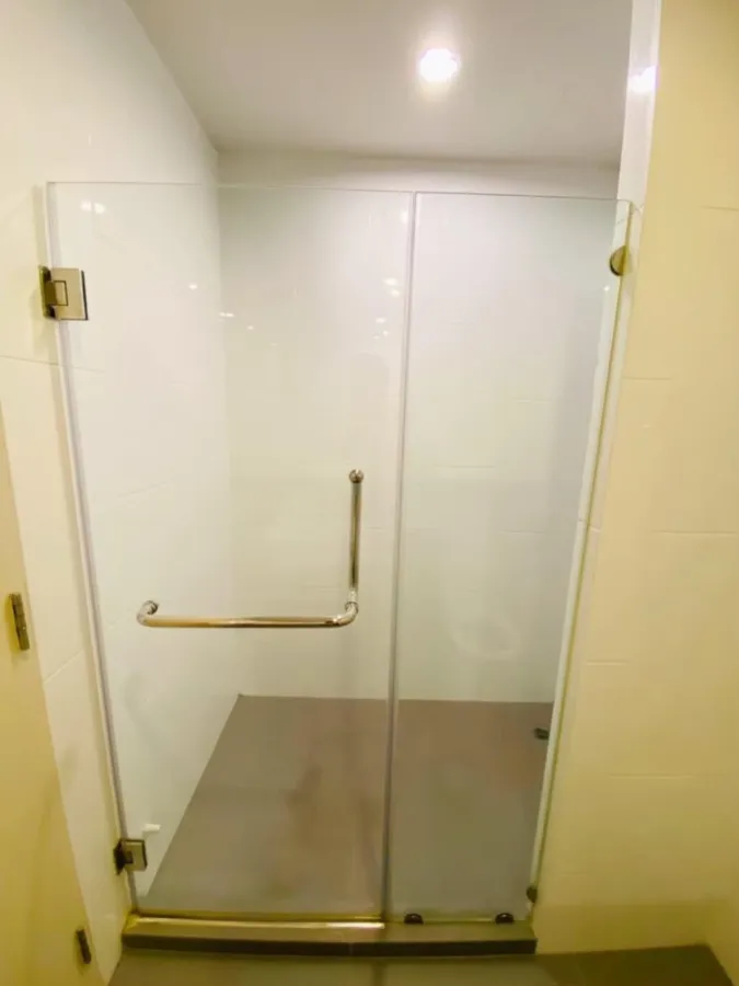 Sell The Gallery Condo Bearing, 1 bedroom, 1 bathroom, ready to move in, fully furnished, miss it and you will regret it.