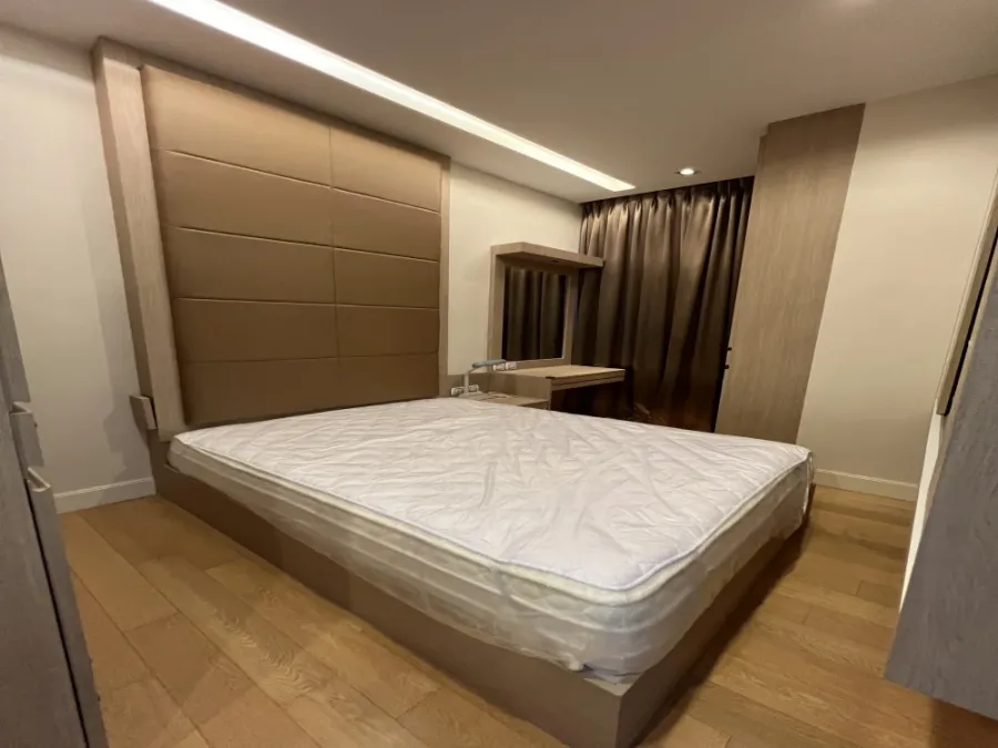 Urgent sale or rent!! Condo Equinox Phahon-Vipha, room number 345/381, good condition room, fully furnished, don't miss it!!