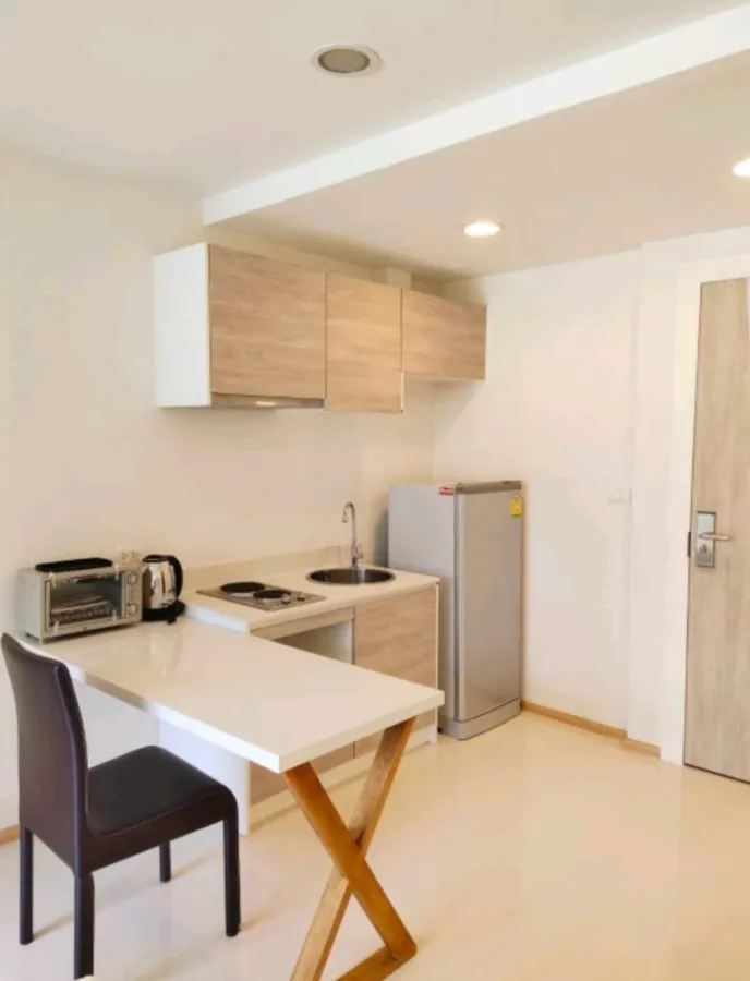 Luxury condo for rent, Acqua Condominium, nice room, pool view, complete amenities, book now.