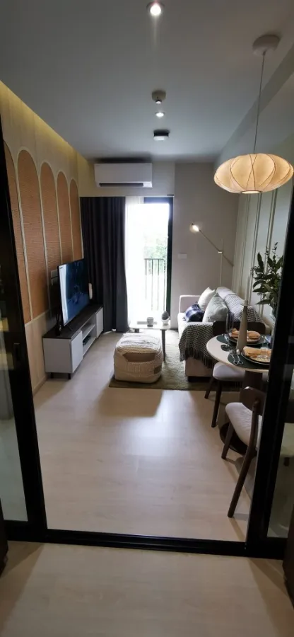 Selling down payment New Cross Khu Khot Station, Building C, 7th floor, garden view, good project, nice to live in. Book now before it slips away.