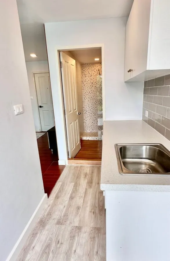 Condo for sale, The Cube Ramkhamhaeng, bright room, easy to look at. Fully built-in If you don't reserve, you'll miss it.