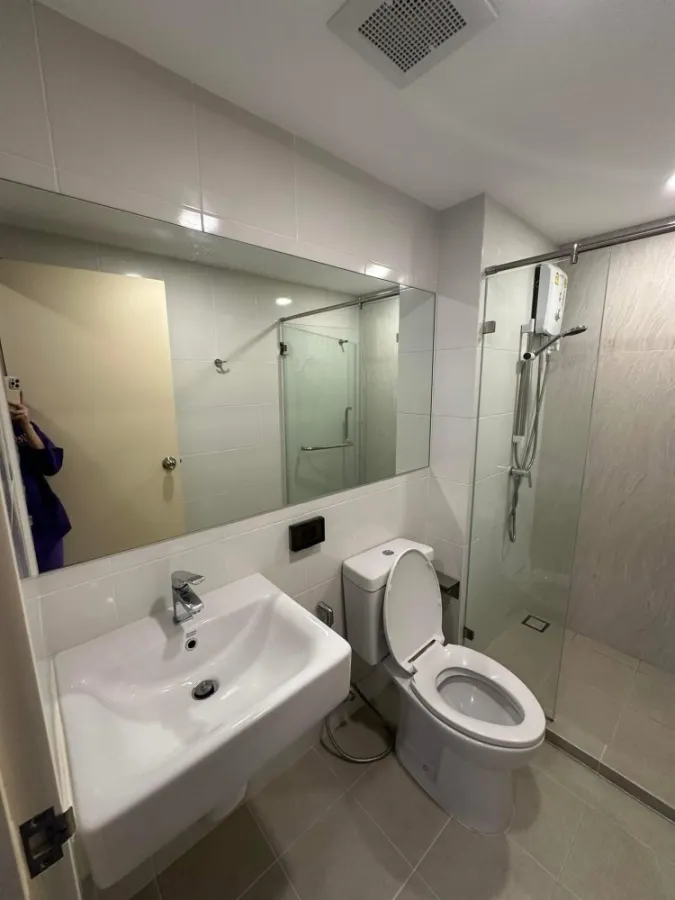 For rent, The Origin Phahon - Saphan Mai, fully built-in furniture, very good price, one bag can move in.