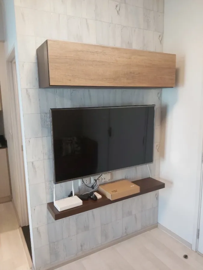 Unio Rama 2-Thakham for sale, a lovely room with complete amenities and a very comfortable brown sofa. Don't miss it!