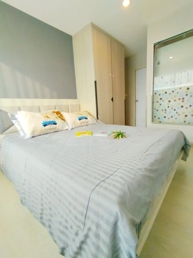 Urgent sale, corner room, 8th floor, top, Building A, at The Kith Plus Condo, Sukhumvit 113, buy now.