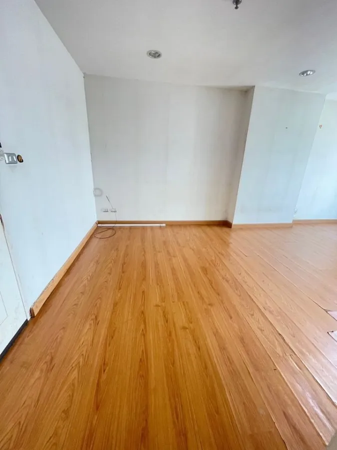For sale: Le Rich Ratchada, STUDIO room, 17th floor, empty room, room decorating lovers shouldn't miss it. Hurry and move in now.