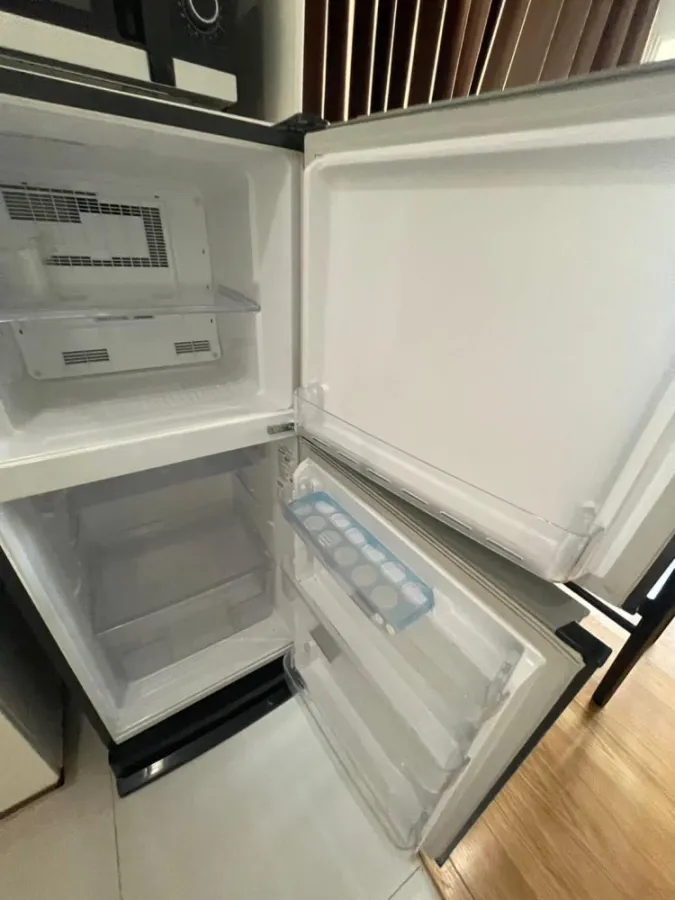 For rent: CondoLette Ize Ratchatewi, big screen TV, watch movies to your heart's content, fully furnished. You can reserve first, get it first.