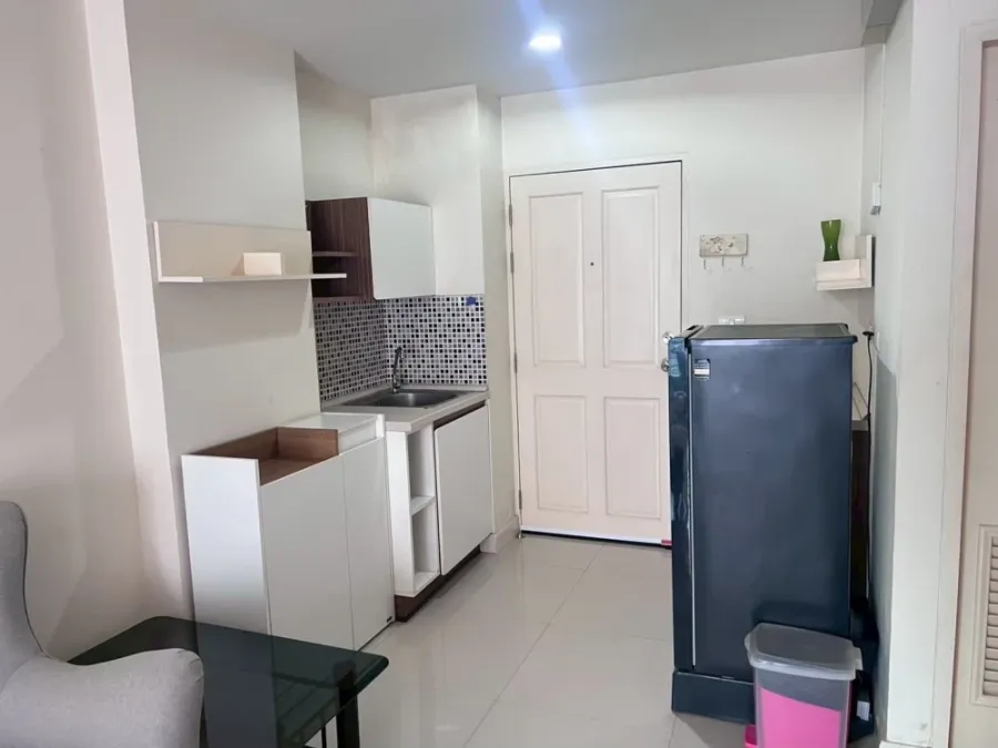 For rent: WISH @ SIAM 1-bedroom apartment, fully furnished with appliances, in a prime location. Don't miss out!