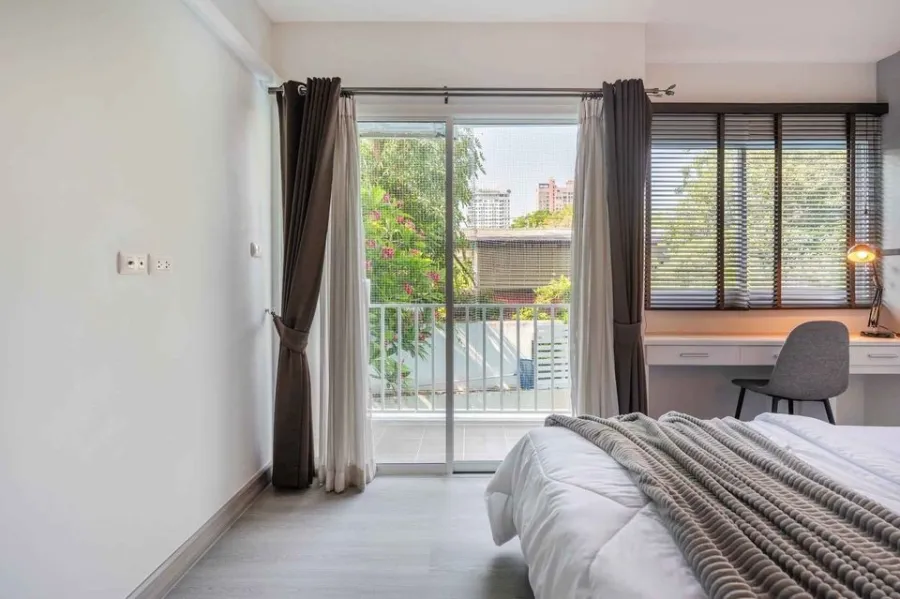 For rent, Sense of London, beautiful room, amazing Buit-In, fully furnished, great tone control, if you miss it you will regret it.