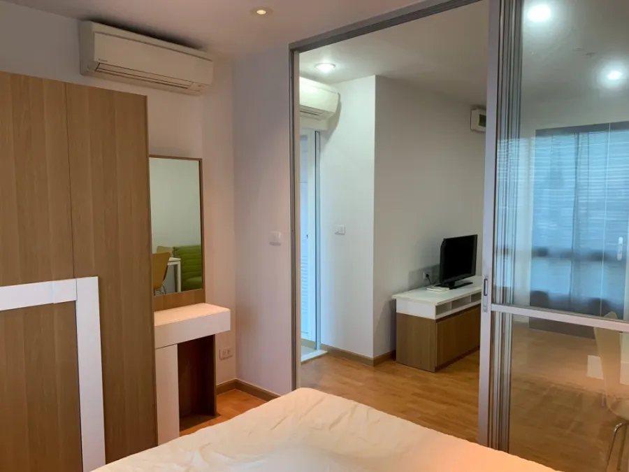 Condo for rent, The President Sathorn-Ratchaphruek. 1 ready-to-move-in unit with good partitioning. Amazing price! Book now, don't miss out!