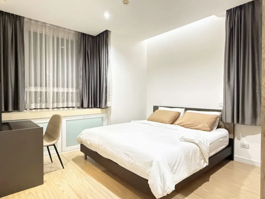 For rent: TC Green, 28th floor, spacious and comfortable room, fully furnished. Reserve now, don't miss out!