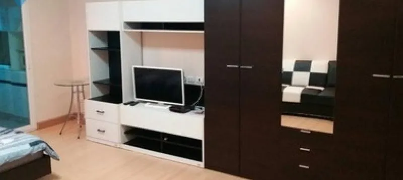 ให้เช่า แฮปปี้ คอนโด รัชดา 18 ชั้น 8 ห้องสวย ตกแต่งใหม่ เฟอร์นิเจอร์บิลค์อิน หิ้วกระเป๋าพร้อมอยู่!