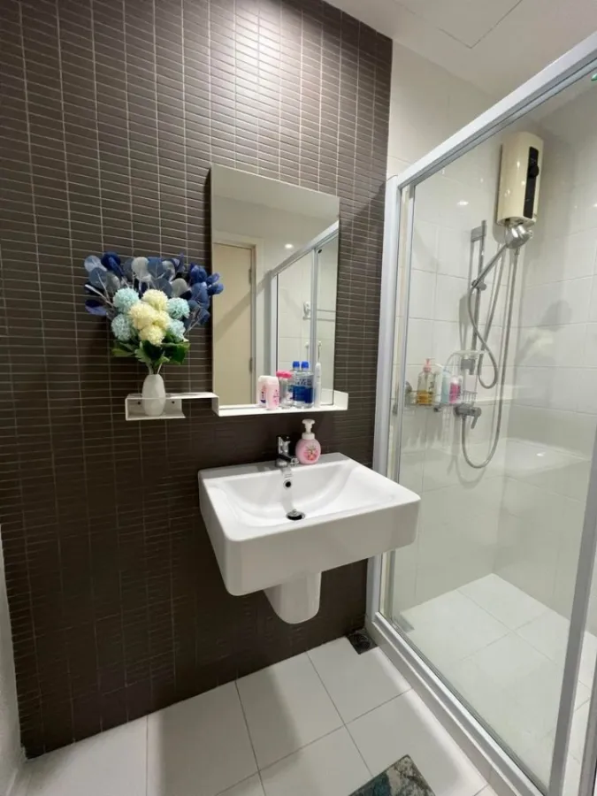 Don't scroll past!! Condo for rent, The Key Chaengwattana, beautiful room, pool view. decorated ready to move in
