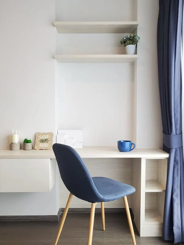 Dressed in white-blue tones, comfortable to the eyes already. Just carry the bag Ready to move in ideo sukhumvit 93