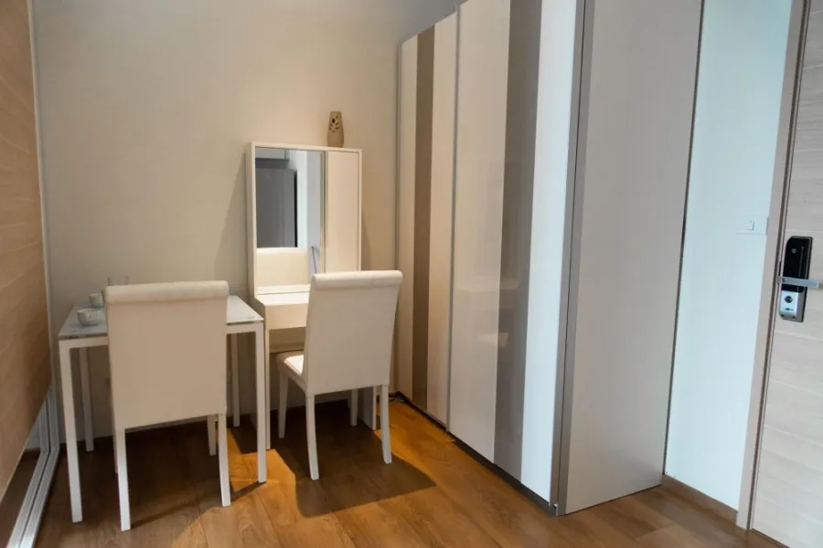 For rent, Park 24 Origin Phrom Phong, simple decorated room. Full facilities, don't miss it.
