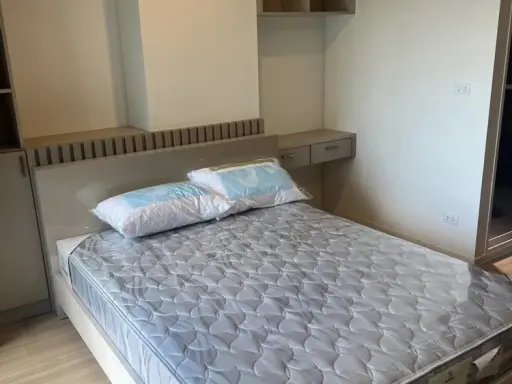 For rent, Lumpini Ville Chaengwattana, 10 rooms, ready to move in. Complete set of furniture Complete electrical appliances. Book now.
