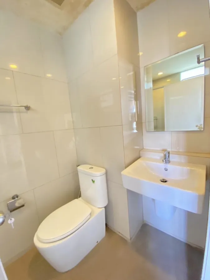 For rent, Blossom Condo @Fasion, 5th floor, clear view, DUPLEX room, convenient to travel. You can't reserve it anymore.