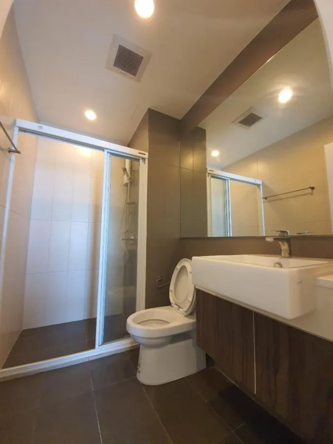 Sell ​​​​Centric Centric Ratchada-Huay Kwang, 23rd floor, high zone, providing privacy and quiet. If interested, reserve now.