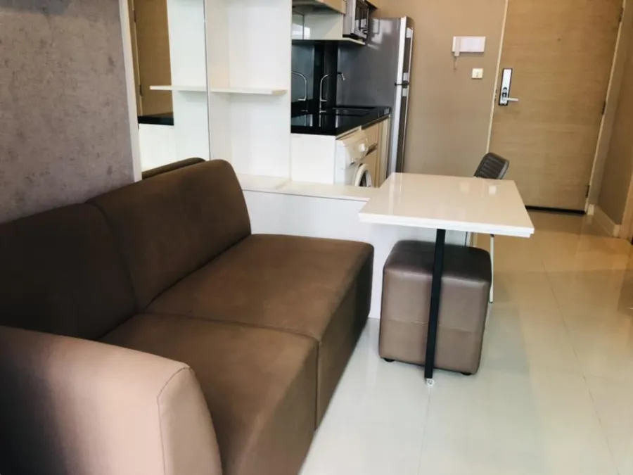 ขาย คอนโด เมโทร สกาย รัชดา ชั้น 4 ห้องรีโนเวทใหม่ เฟอร์นิเจอร์ บิ้วอิน ฟังชั่นการใช้งานลงตัว จองเลย
