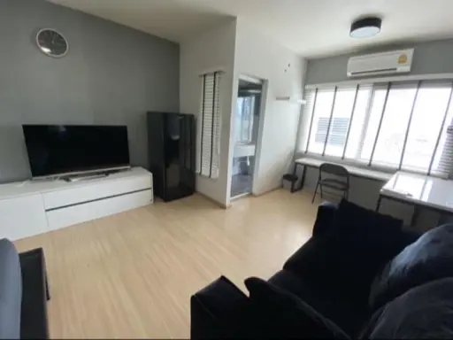 Sell A Space Asoke-Ratchada, window view facing north furniture is ready Complete electrical appliances. Reserve now.