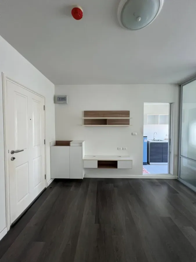 For rent: D condo Campus Resort Bangsean. Nice room on the 5th floor with a beautiful view. Fully furnished. Don't miss out!