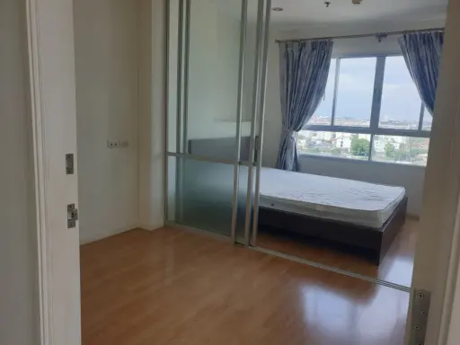 For rent Lumpini ville Ramkhamhaeng 60/2, nice room, good location, comes with complete facilities, book now.