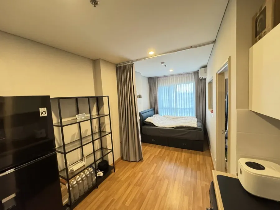 rent/sale Lumpini Place Taopoon - Interchange 1 bedroom, 1 bathroom, lots of usable space, comes with a large sofa, comfortable to sit on, book now.
