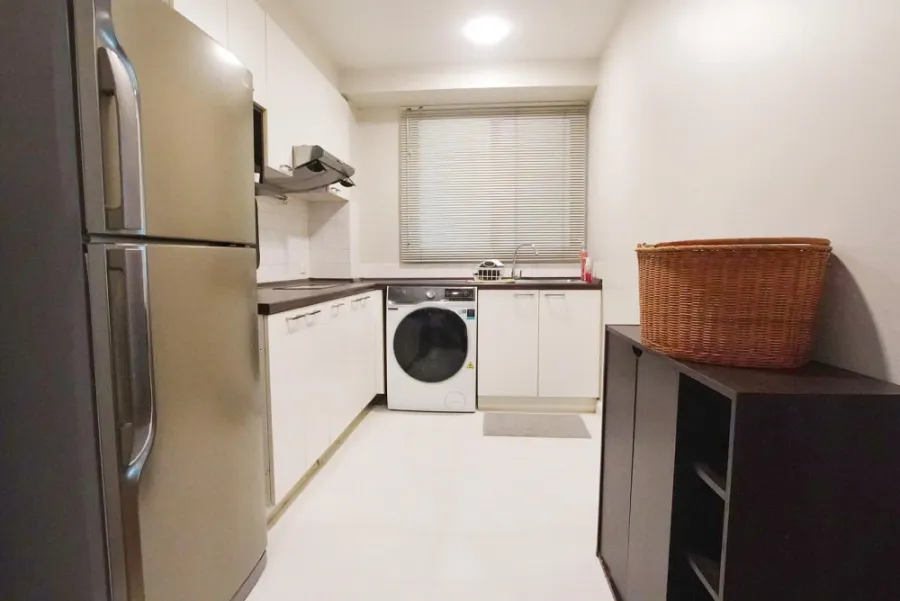 Sell / rent Condo 49 Plus, east, large room, private, fully furnished, complete electrical appliances