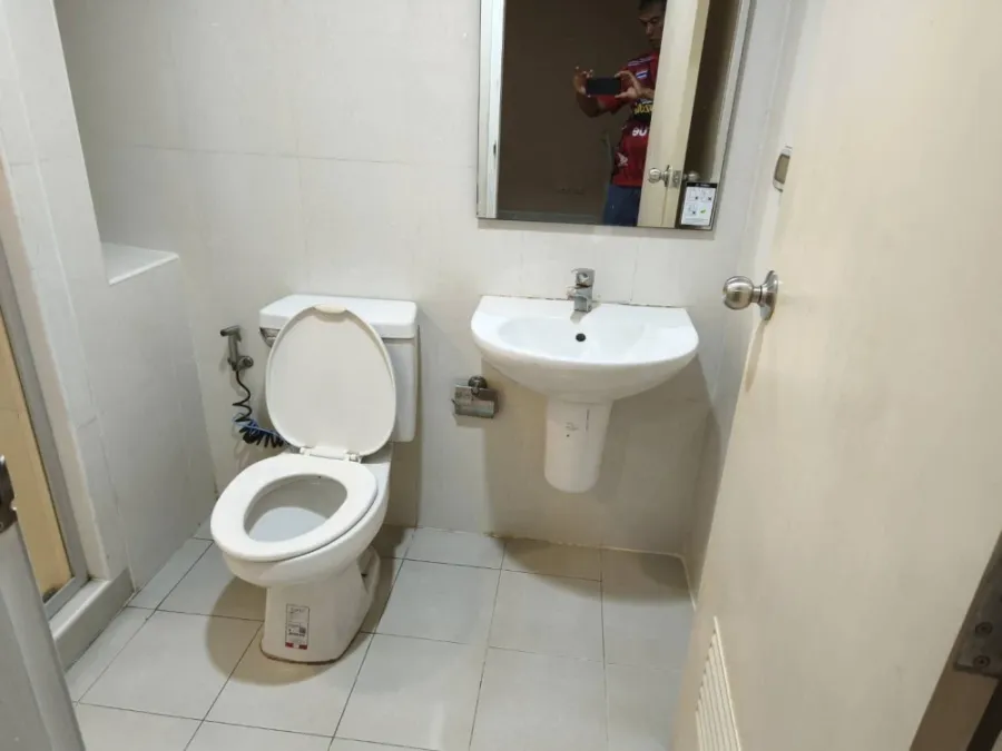 For rent: iCondo Sukhumvit 105. Ready to move in, fully furnished. Just bring your belongings! Don't miss out!