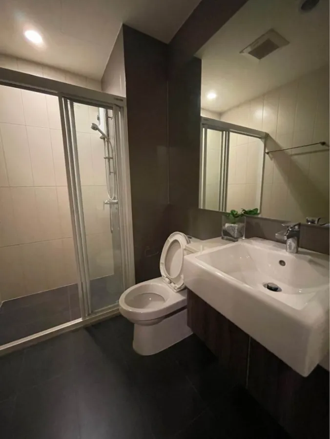 Sell / rent Condo Centric Ratchada-Huay Kwang, convenient transportation, clean room, ready to move in. Don't miss it.