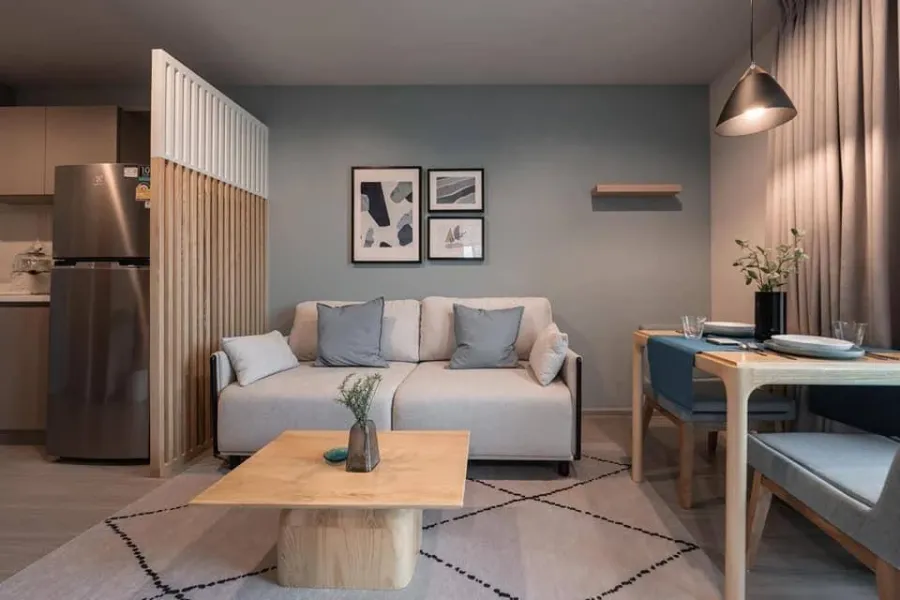 For rent: Life Ladprao, corner room, Panorama view, decorated in a minimalist style, comes with real wood furniture, Fit in style.