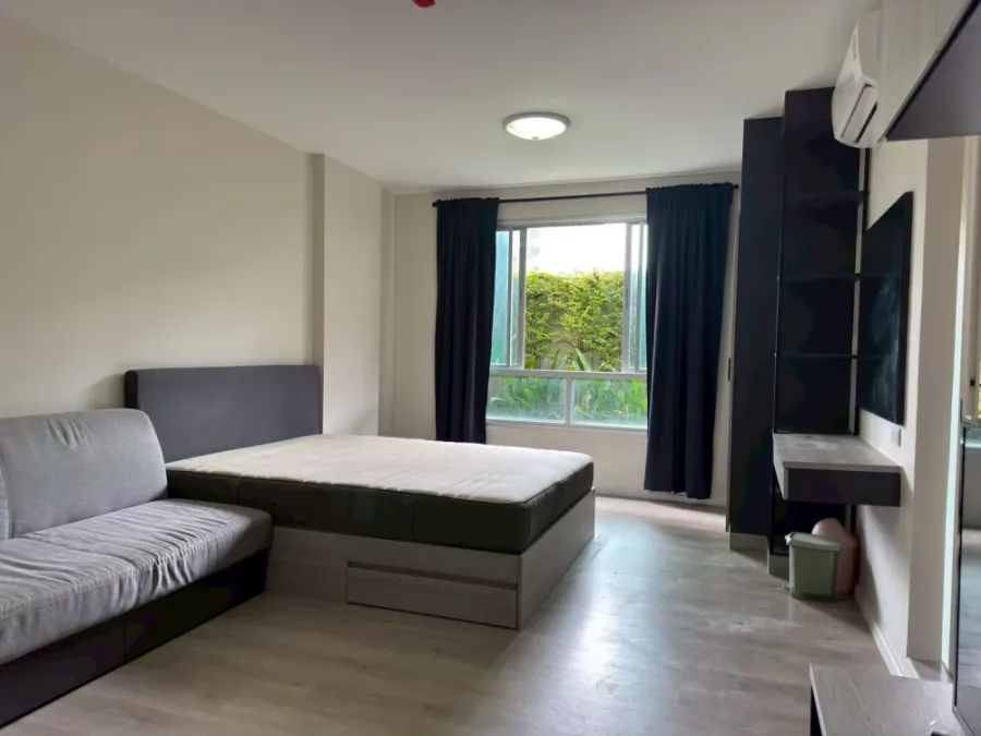 For sale: Dcondo Campus Dome Rangsit Phase 3, 1st floor, with trees behind the room, very shady atmosphere, the room has furniture, ready to move in.