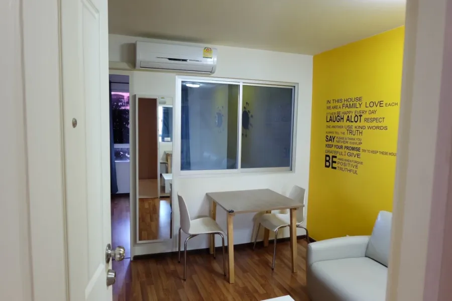 ขาย ยู รัชโยธิน (พหลโยธิน 32) 1 ห้องนอน ตกแต่งสีสันสดใสน่าอยู่มาก แถมเฟอร์ครบ รีบจองก่อนหลุดมือจ้า