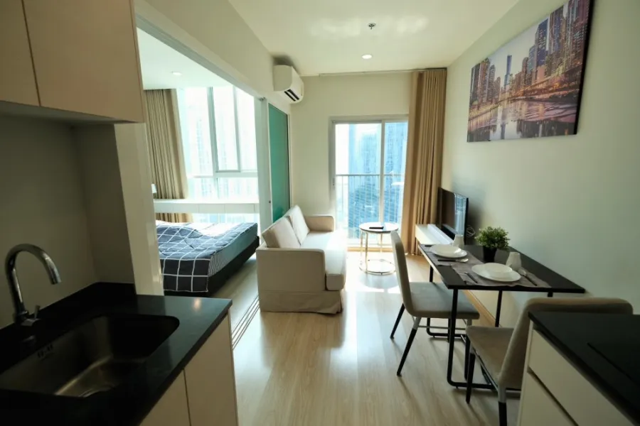 For rent urgently!! Noble Revolve Ratchada Condo, good location, ready to move in right away, don't miss it!!