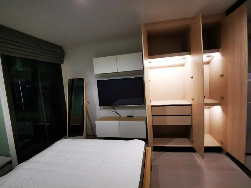 For rent Life Ladprao, new room, unpack the box. Built-in full Nice view, not blocked Carry your bag and you're ready to go!
